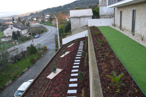 Moradia T3 Moderna na Ribeira em Ponte de Lima