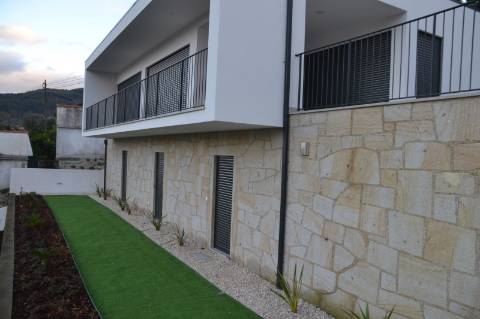 Moradia T3 Moderna na Ribeira em Ponte de Lima