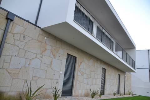 Moradia T3 Moderna na Ribeira em Ponte de Lima