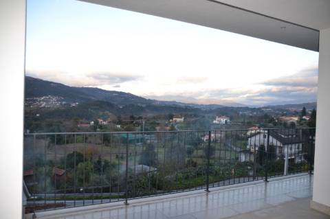 Moradia T3 Moderna na Ribeira em Ponte de Lima