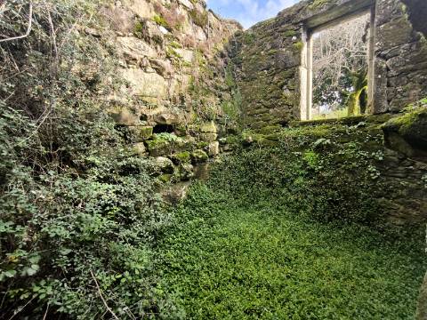 Ruína para Restauro