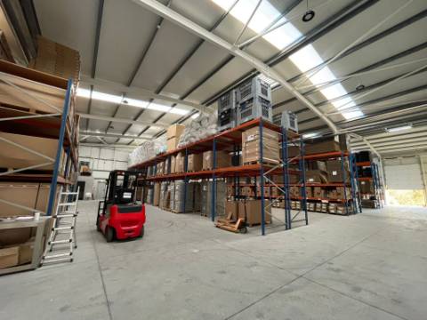 Pavilhão na Zona Industrial de Queijada, Ponte de Lima