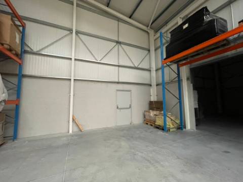 Pavilhão na Zona Industrial de Queijada, Ponte de Lima