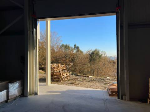 Pavilhão na Zona Industrial de Queijada, Ponte de Lima