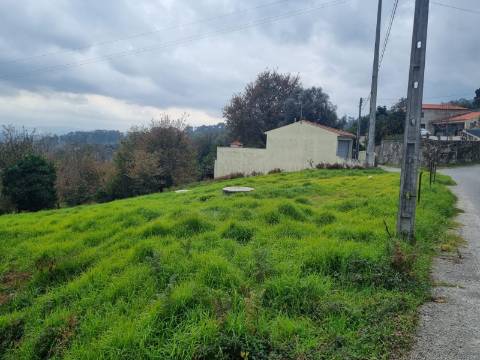Terreno para duas moradias com 7.518m2, 2 artigos, Vila Verde