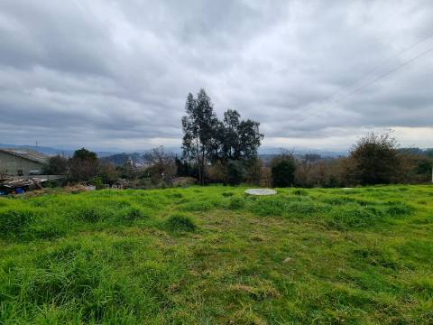 Terreno para duas moradias com 7.518m2, 2 artigos, Vila Verde