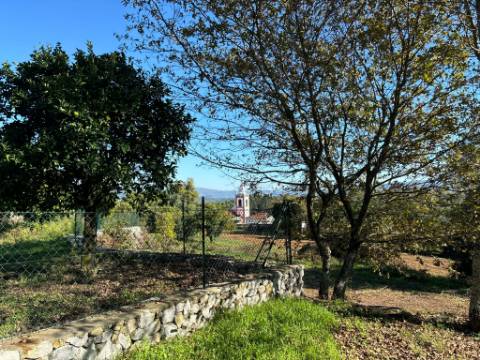 Terreno para duas moradias com 7.518m2, 2 artigos, Vila Verde