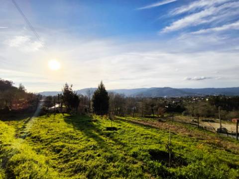 Terreno em Zona de Construção