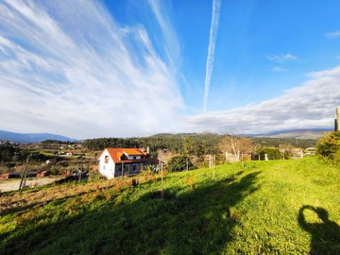 Terreno em Zona de Construção