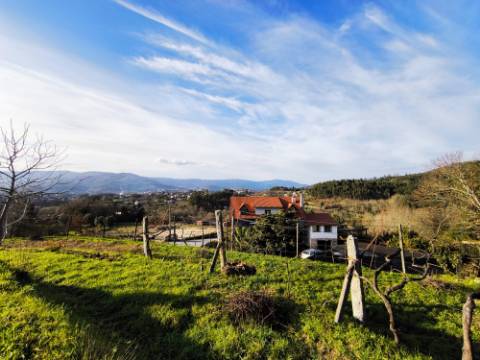 Terreno em Zona de Construção