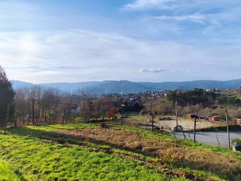 Terreno em Zona de Construção