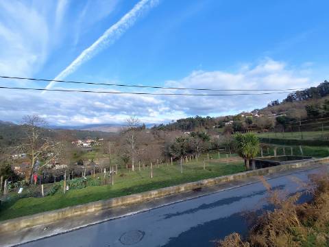 Terreno em Zona de Construção