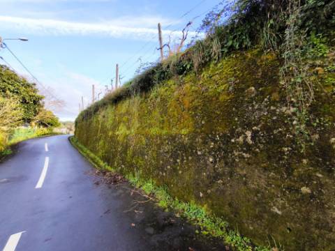 Terreno em Zona de Construção