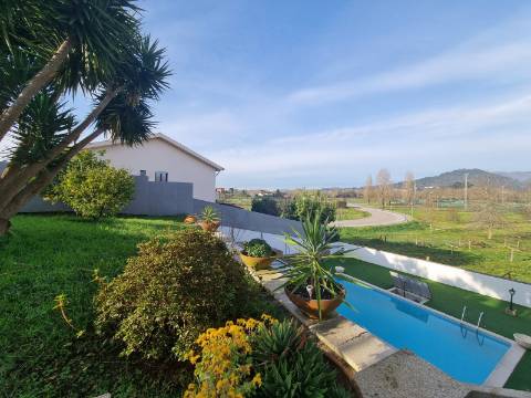 Moradia V5 com piscina, Ponte de Lima, 5 minutos do centro