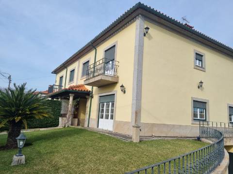 Moradia Geminada T3 perto das Lagoas de Bertiandos