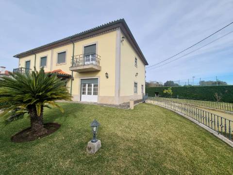 Moradia Geminada T3 perto das Lagoas de Bertiandos