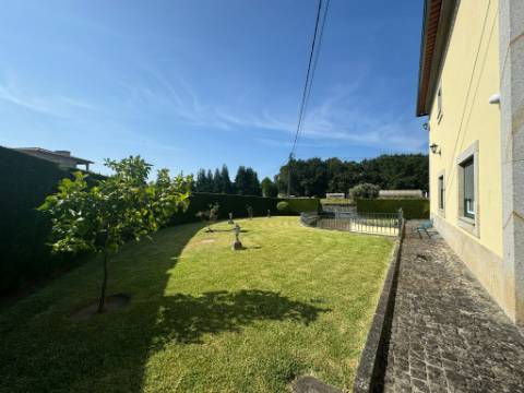 Moradia Geminada T3 perto das Lagoas de Bertiandos