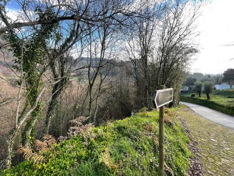 Terreno Junto às Cascatas de Rio Cabrão, Arcos de Valdevez