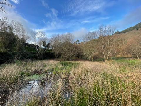 Terreno Junto às Cascatas de Rio Cabrão, Arcos de Valdevez