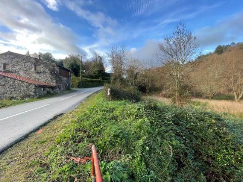 Terreno Junto às Cascatas de Rio Cabrão, Arcos de Valdevez