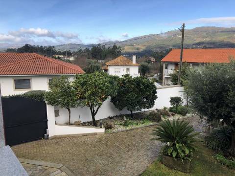 Moradia V6 com piscina em Ponte de Lima