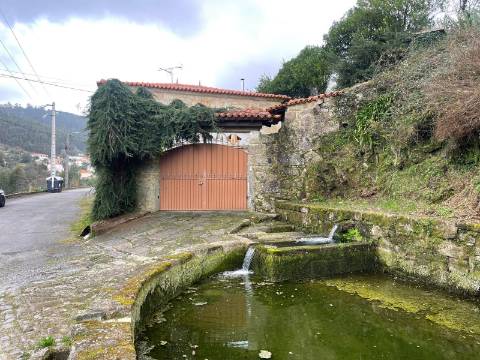 Moradia V3 em Pedra em Portela Susã, Viana do Castelo