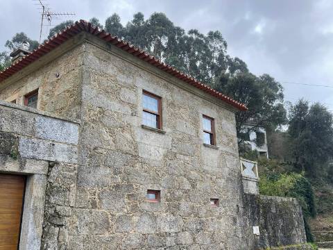 Moradia V3 em Pedra em Portela Susã, Viana do Castelo