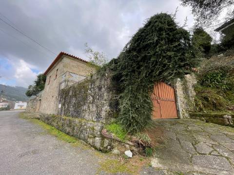 Moradia V3 em Pedra em Portela Susã, Viana do Castelo