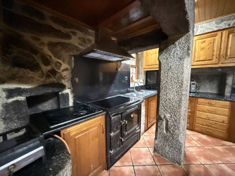 Moradia V2 em Pedra em Portela Susã, Viana do Castelo