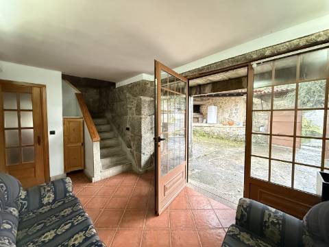 Moradia V2 em Pedra em Portela Susã, Viana do Castelo