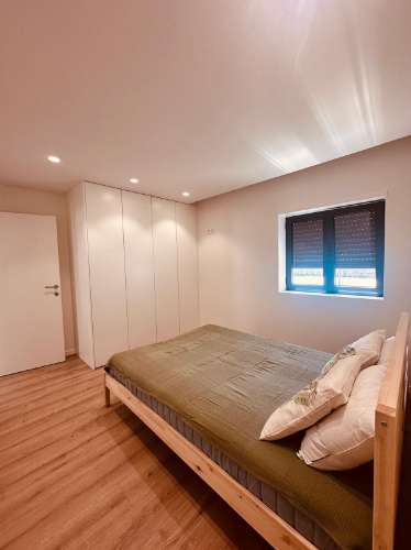 Moradia V3 em banda em Fontão renovada