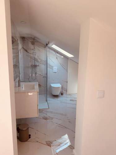 Moradia V3 em banda em Fontão renovada