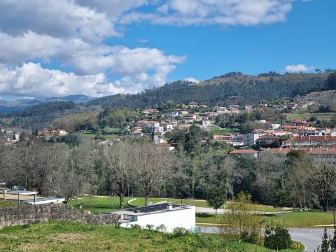 Arcos de Valdevez, terreno no centro, vistas rio