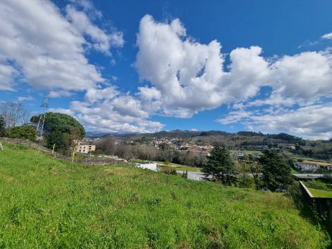 Arcos de Valdevez, terreno no centro, vistas rio