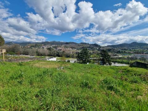 Arcos de Valdevez, terreno no centro, vistas rio
