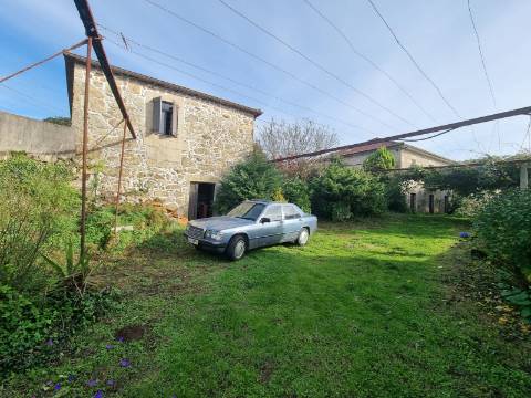 Quinta com 3 moradias, 5 minutos de Valença