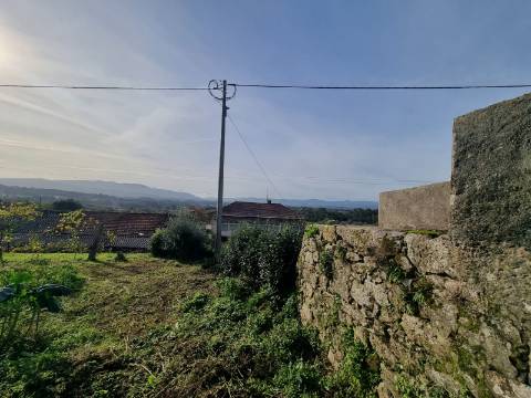 Quinta com 3 moradias, 5 minutos de Valença