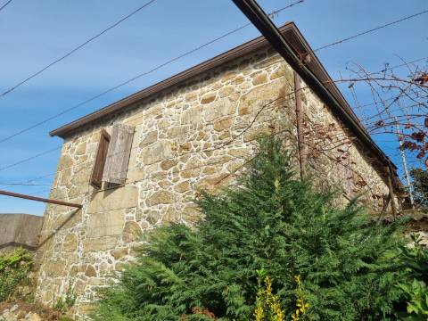 Quinta com 3 moradias, 5 minutos de Valença