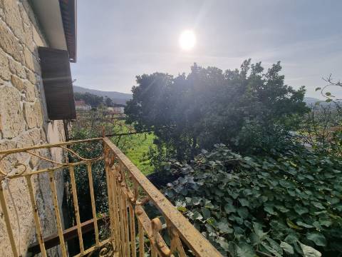 Quinta com 3 moradias, 5 minutos de Valença