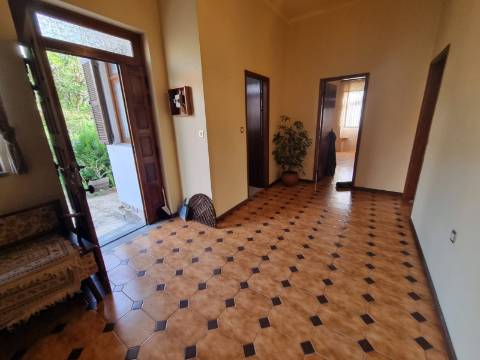 Quinta com 3 moradias, 5 minutos de Valença