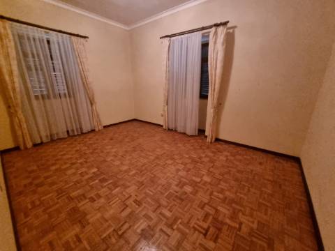 Quinta com 3 moradias, 5 minutos de Valença