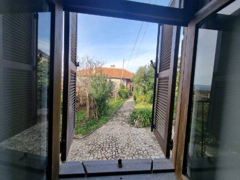 Quinta com 3 moradias, 5 minutos de Valença