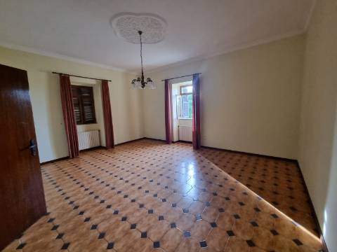 Quinta com 3 moradias, 5 minutos de Valença