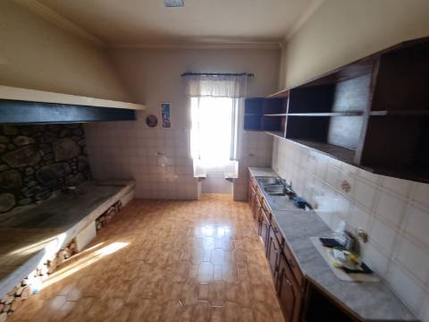 Quinta com 3 moradias, 5 minutos de Valença