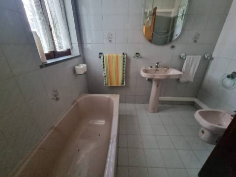 Quinta com 3 moradias, 5 minutos de Valença