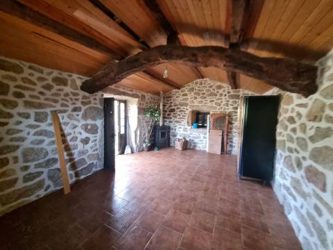 Quinta com 3 moradias, 5 minutos de Valença