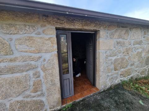 Quinta com 3 moradias, 5 minutos de Valença