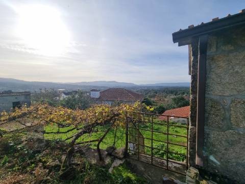 Quinta com 3 moradias, 5 minutos de Valença