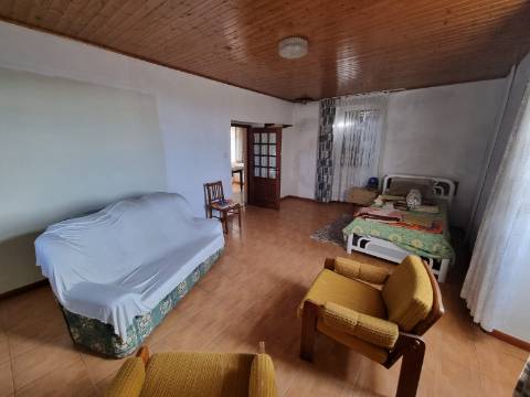 Quinta com 3 moradias, 5 minutos de Valença