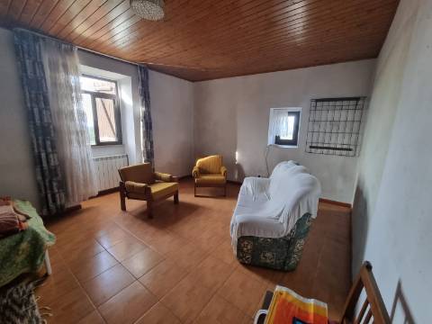 Quinta com 3 moradias, 5 minutos de Valença